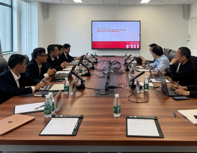 Học viện thúc đẩy hợp tác với Đại học Thanh Hoa trong nghiên cứu ứng dụng AI và Digital Twin trong thiết kế vi mạch