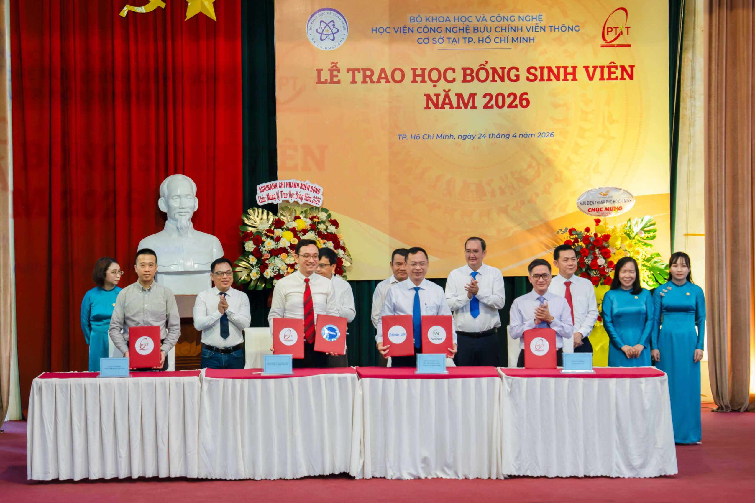 Lễ trao học bổng sinh viên 2026: Tiếp lửa hành trình chinh phục tri thức