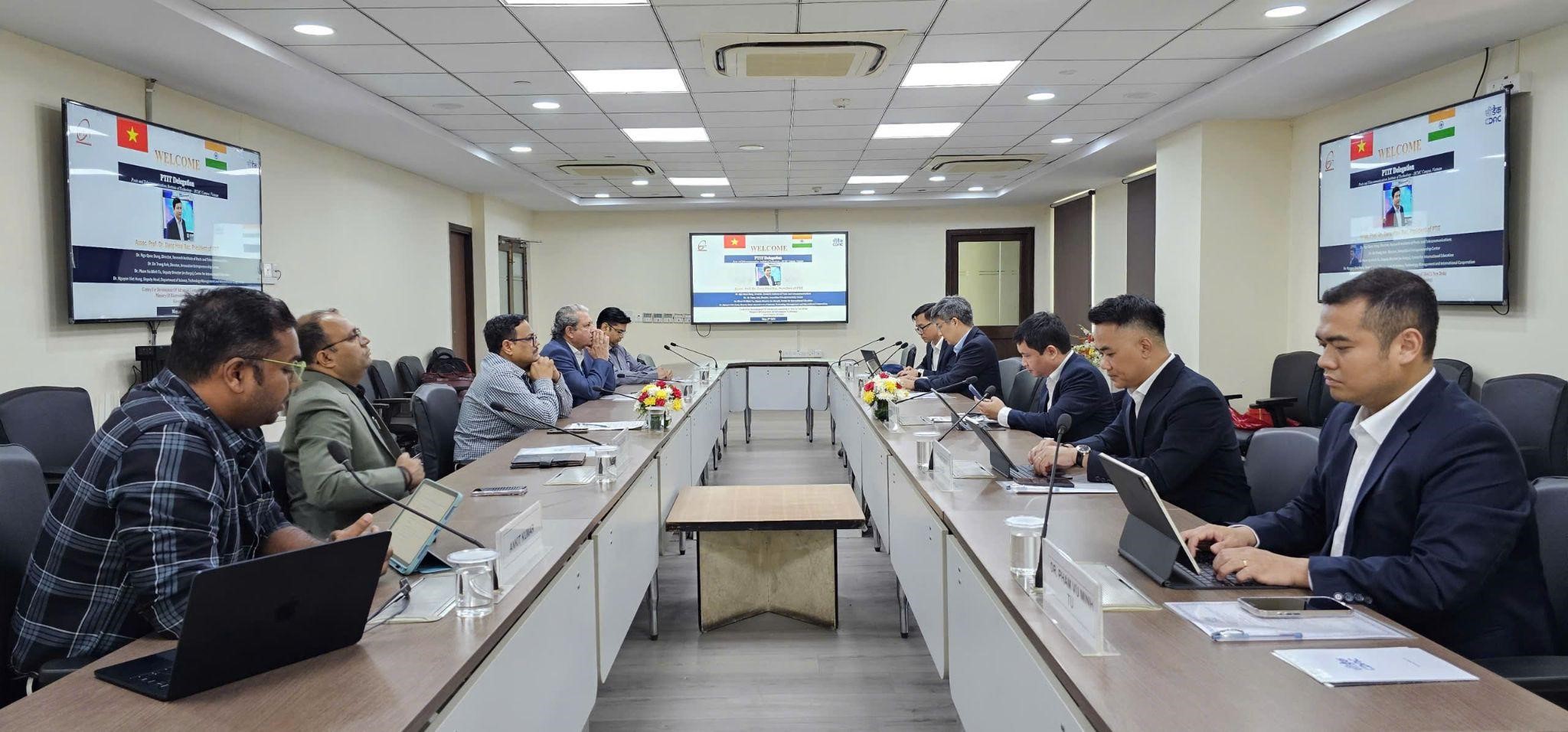 Toàn cảnh buổi làm việc